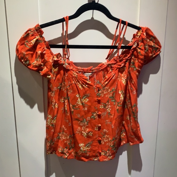 Xs off the shoulder American eagle top - Picture 2 of 6